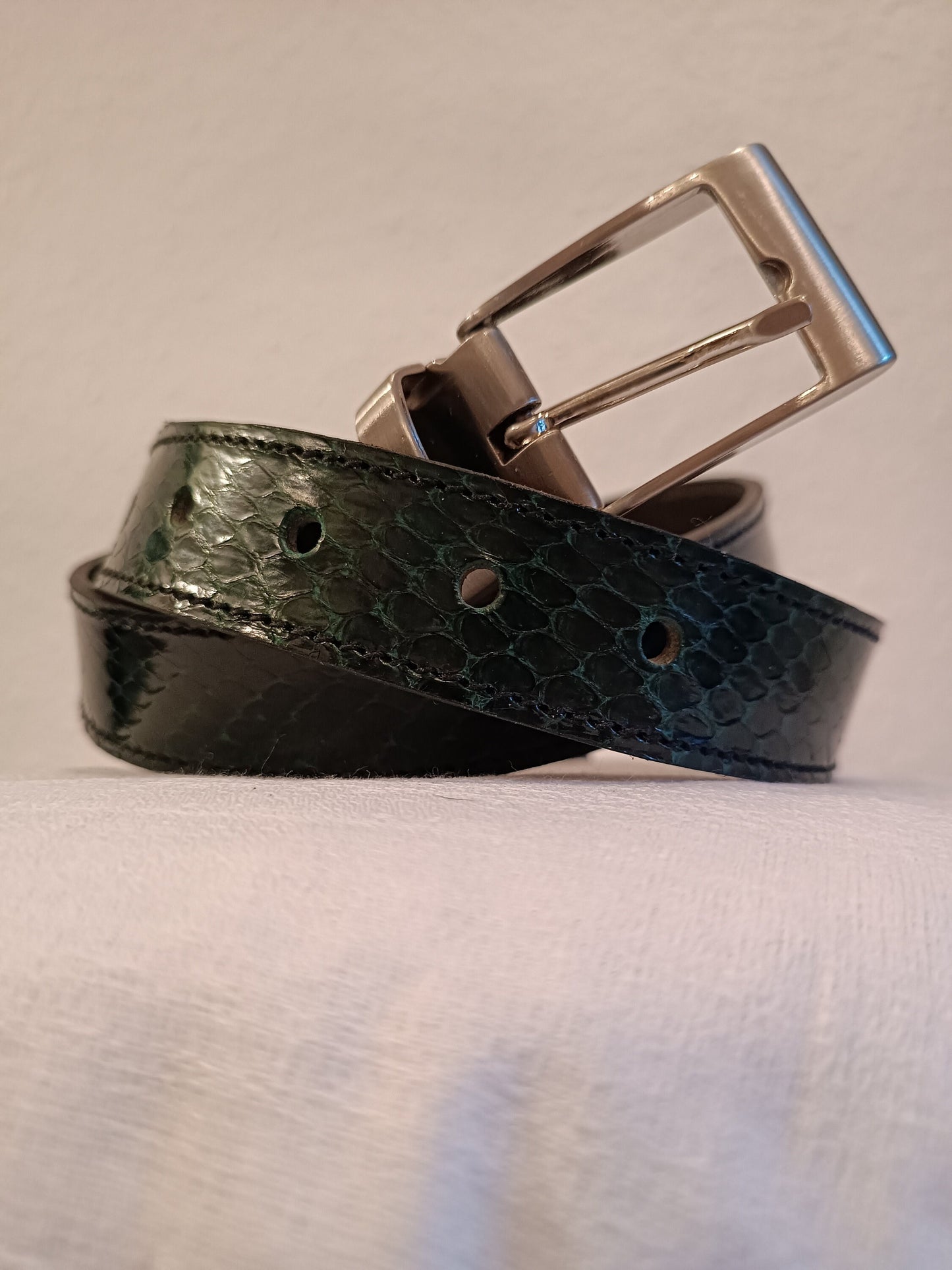 Ceinture en cuir véritable de serpent Vert sapin (Fait main)