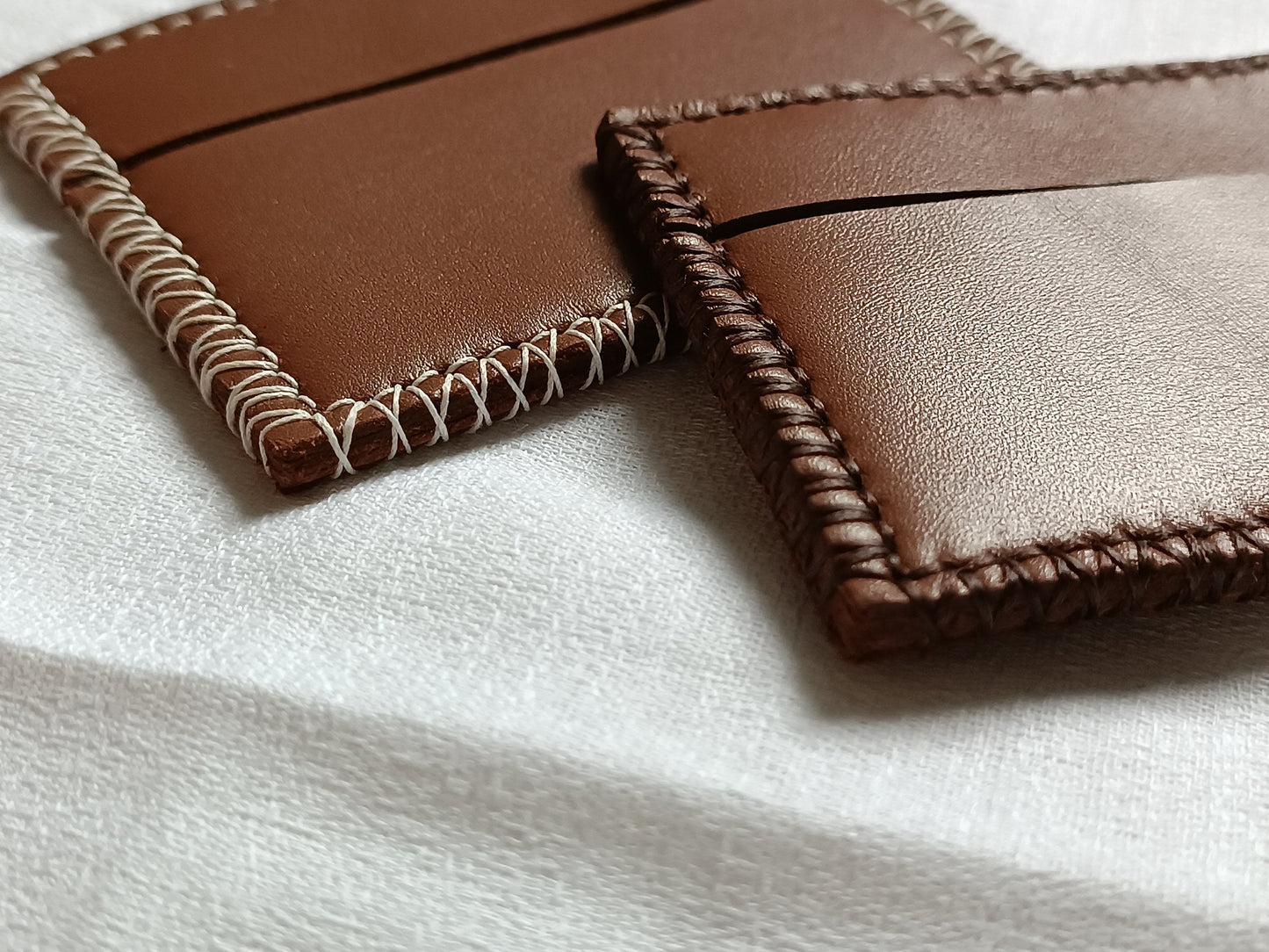 Porte-Carte Artisanal en cuir véritable Marron Doublé