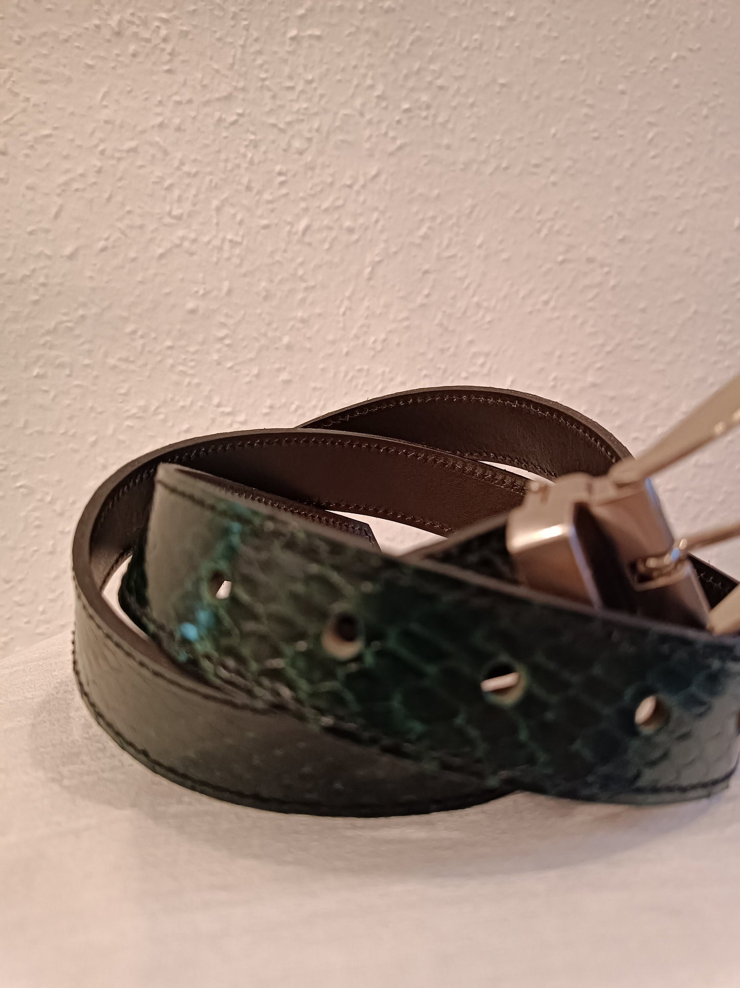 Ceinture en cuir véritable de serpent Vert sapin (Fait main)