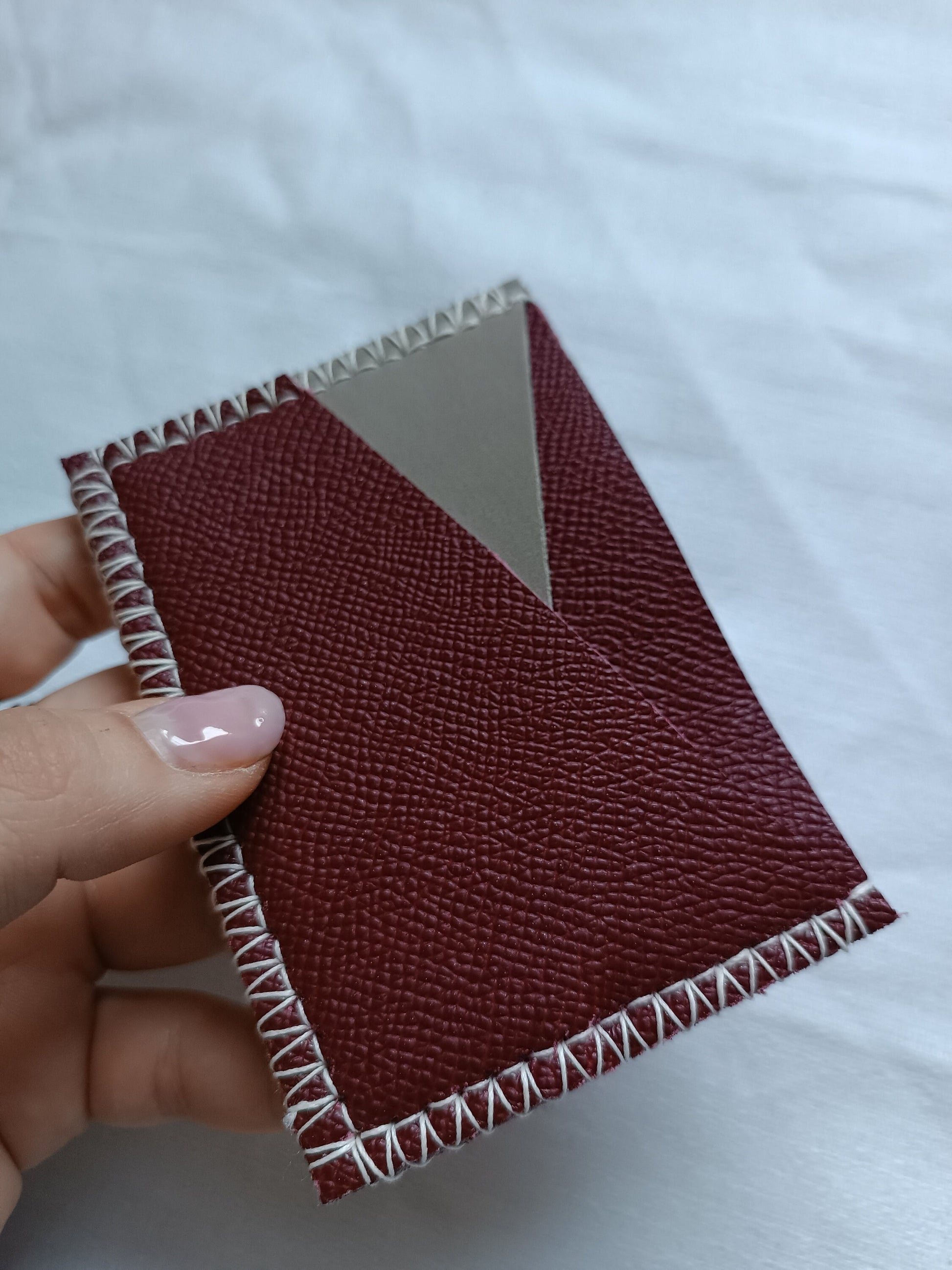 Porte-carte Artisanal en cuir véritable Bicolore Bordeaux / Gris