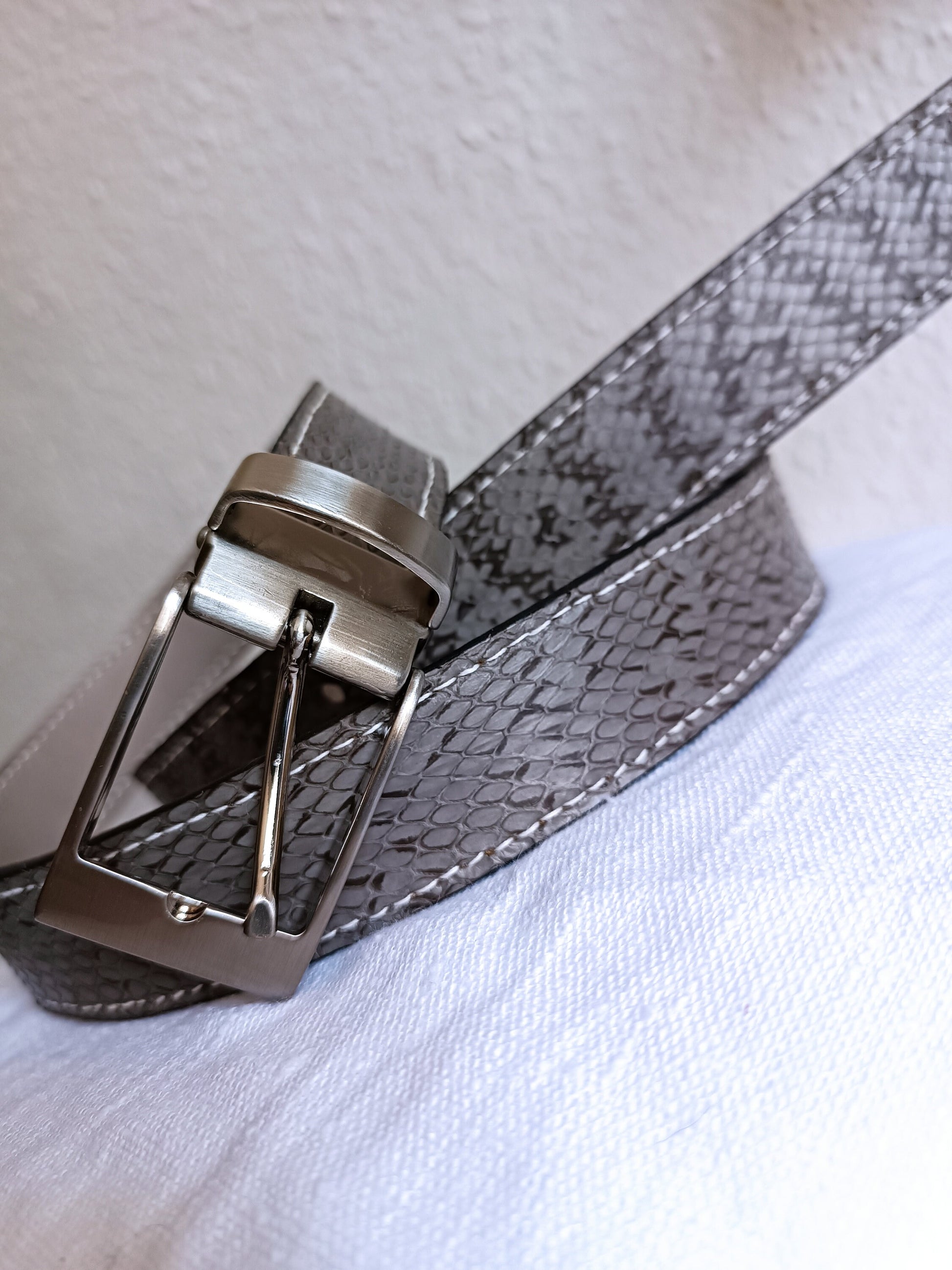 Ceinture en cuir véritable de serpent Gris